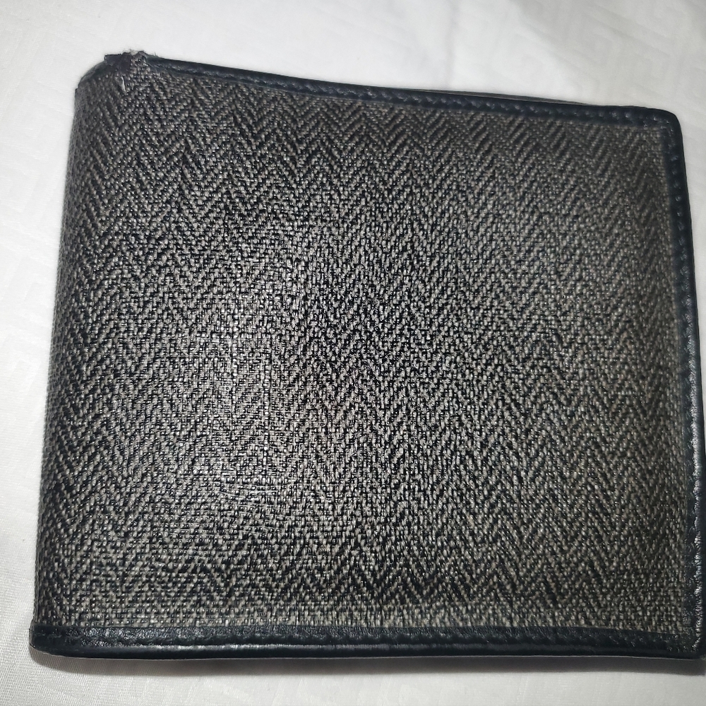 Bvlgari Mens Leather Bifold  Wallet